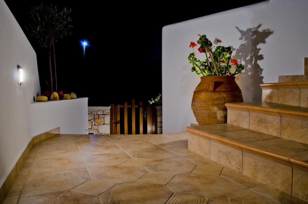 Aerolithos Hotel Adamantas  ภายนอก รูปภาพ